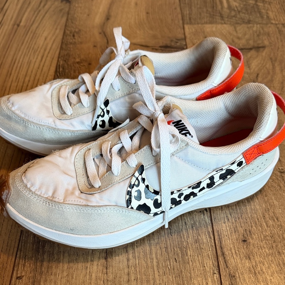Nike Waffle Debut Leopard Print Sneakers White / Tan Size 10 EUC